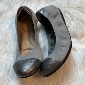 New!! Lands' End Gray and Silver Women's Flats